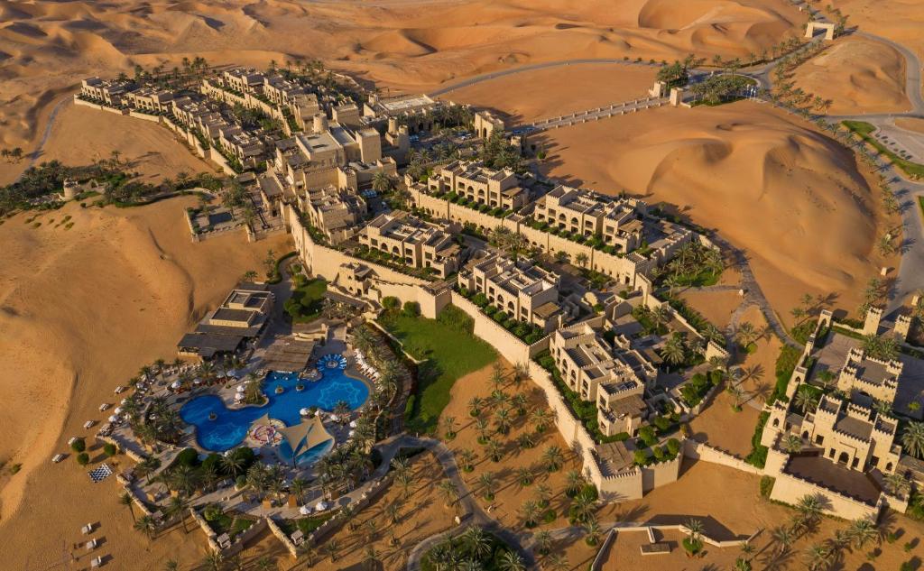 Qasr Al Sarab Desert Resort by Anantara, Abu-Dhabi
