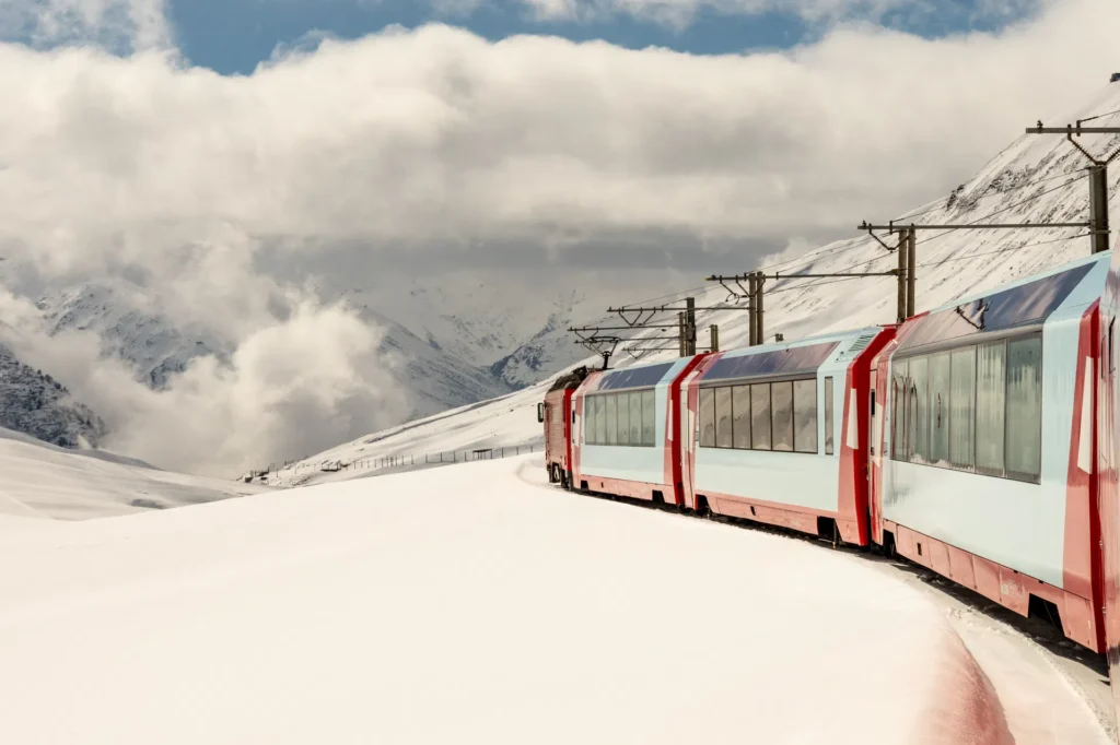 Glacier Express v Alpách