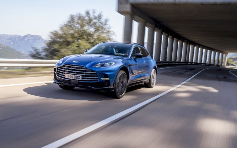 aston martin DBX707_PlasmaBlue_001