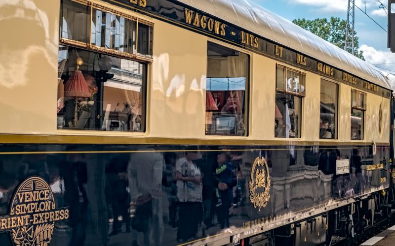 Viete aký je rozdiel medzi Venice Simplon-Orient-Express a Orient Express?