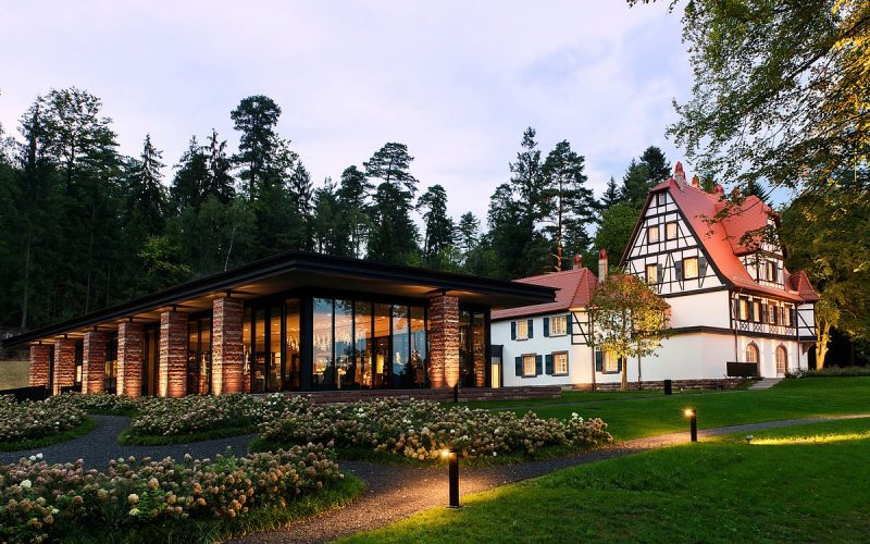 luxusný-hotel-villa-rene-lalique-recenzia 1